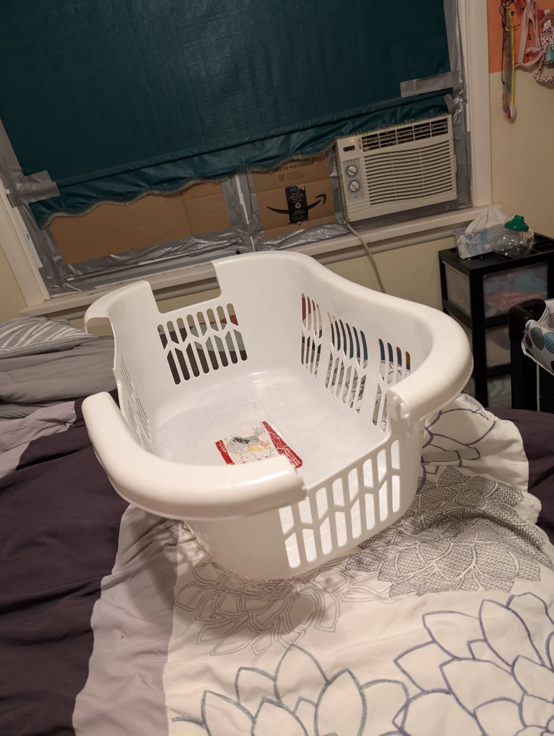 Rubbermaid Hip Hugger Laundry Basket - photo 3