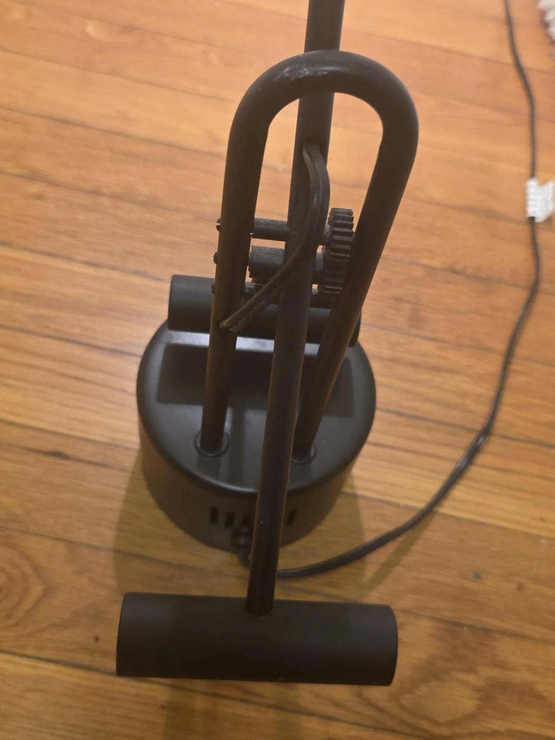 Vintage Counterbalance Black Metal Hallogen Desk Lamp - photo 4
