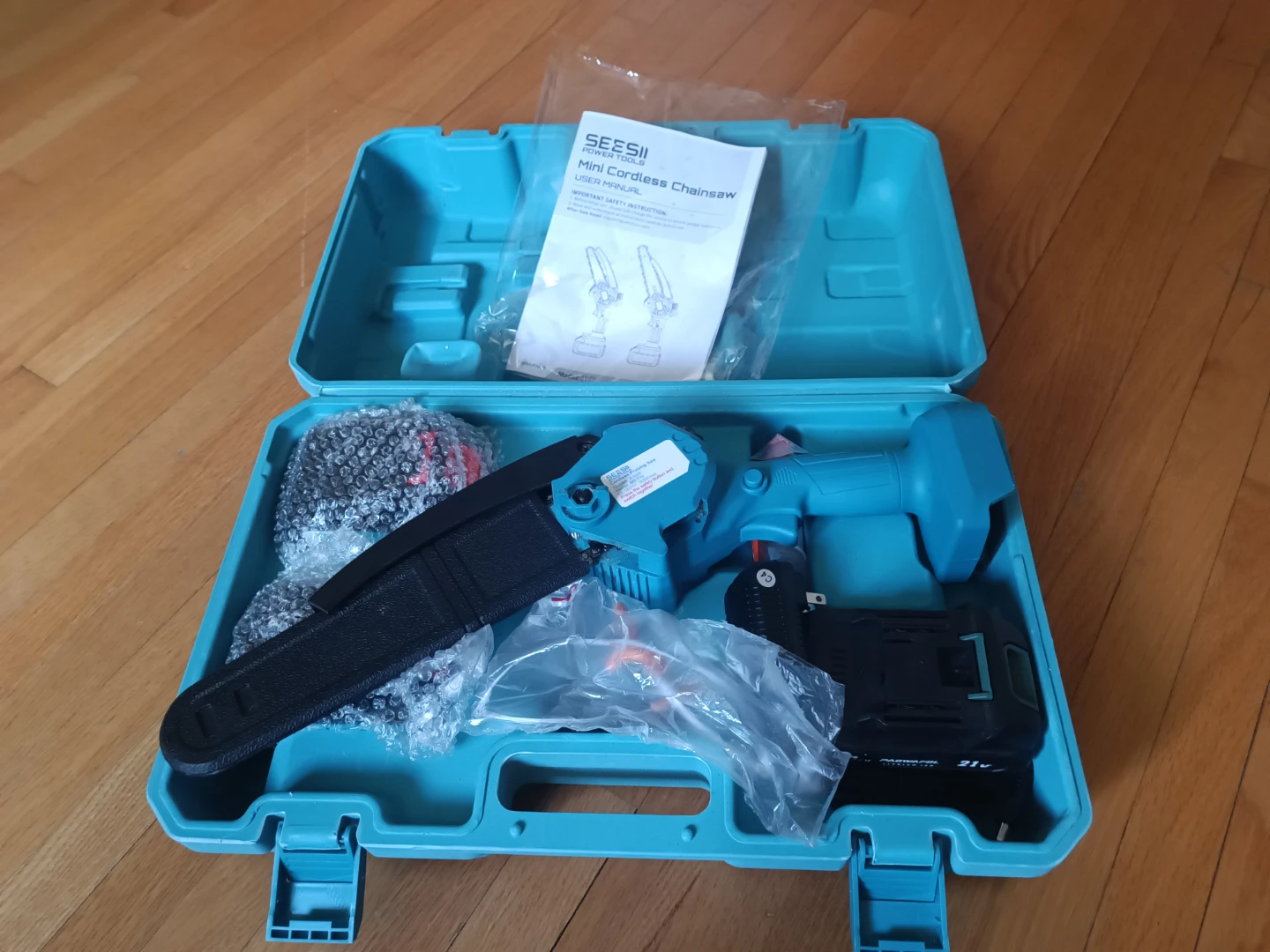 SEESII Mini Cordless Chainsaw 8-inch - photo 2