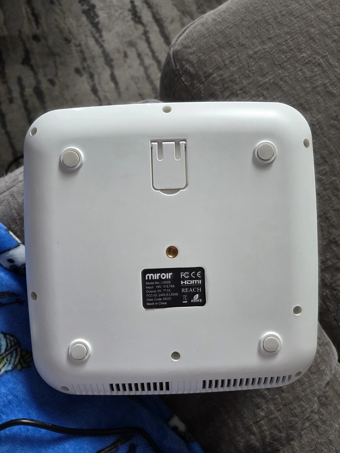 Miroir L500S Smart HD Projector with Remote and Power Adapter - photo 3