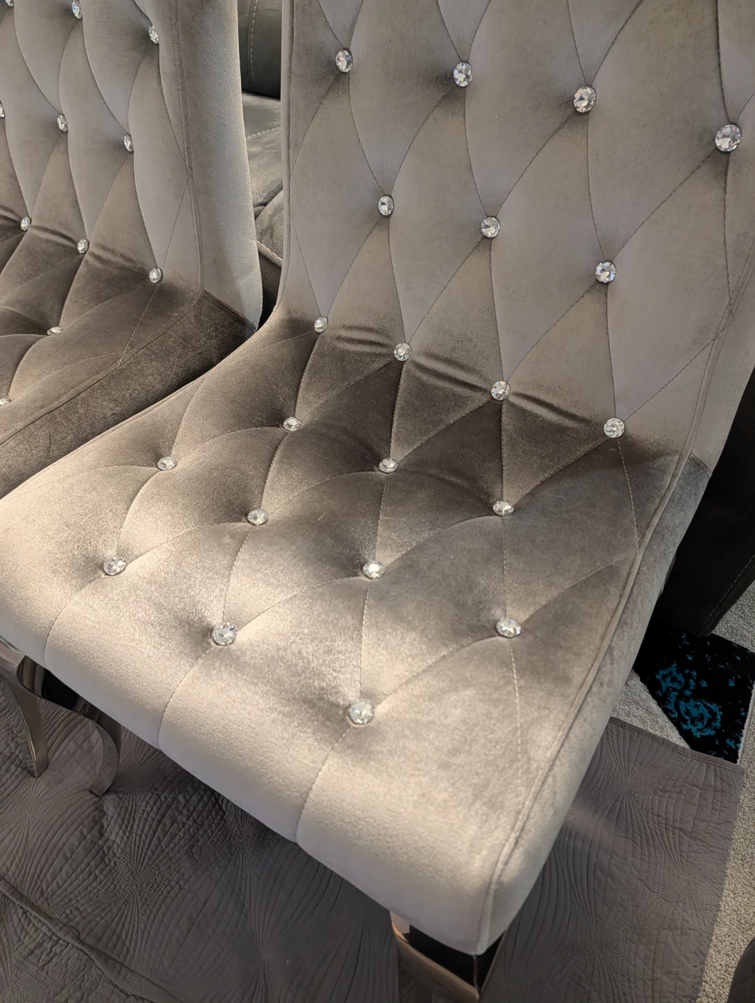 2x Grey Velvet Dining Chairs with Crystal Buttons - photo 3