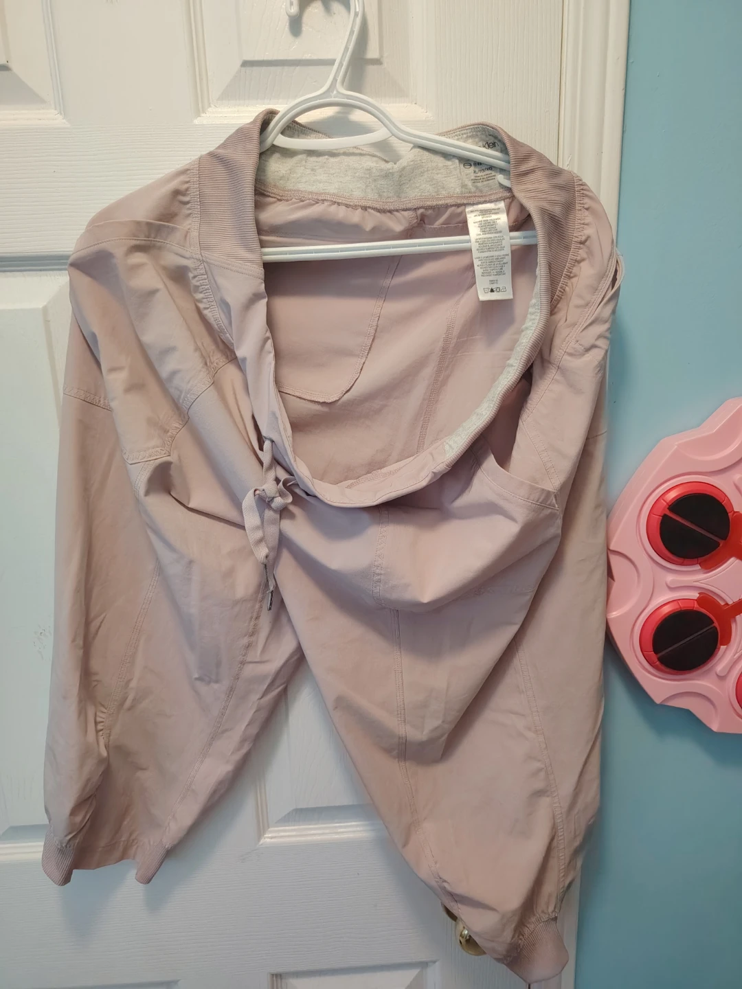 Calvin Klein Light Pink Capris - photo 2