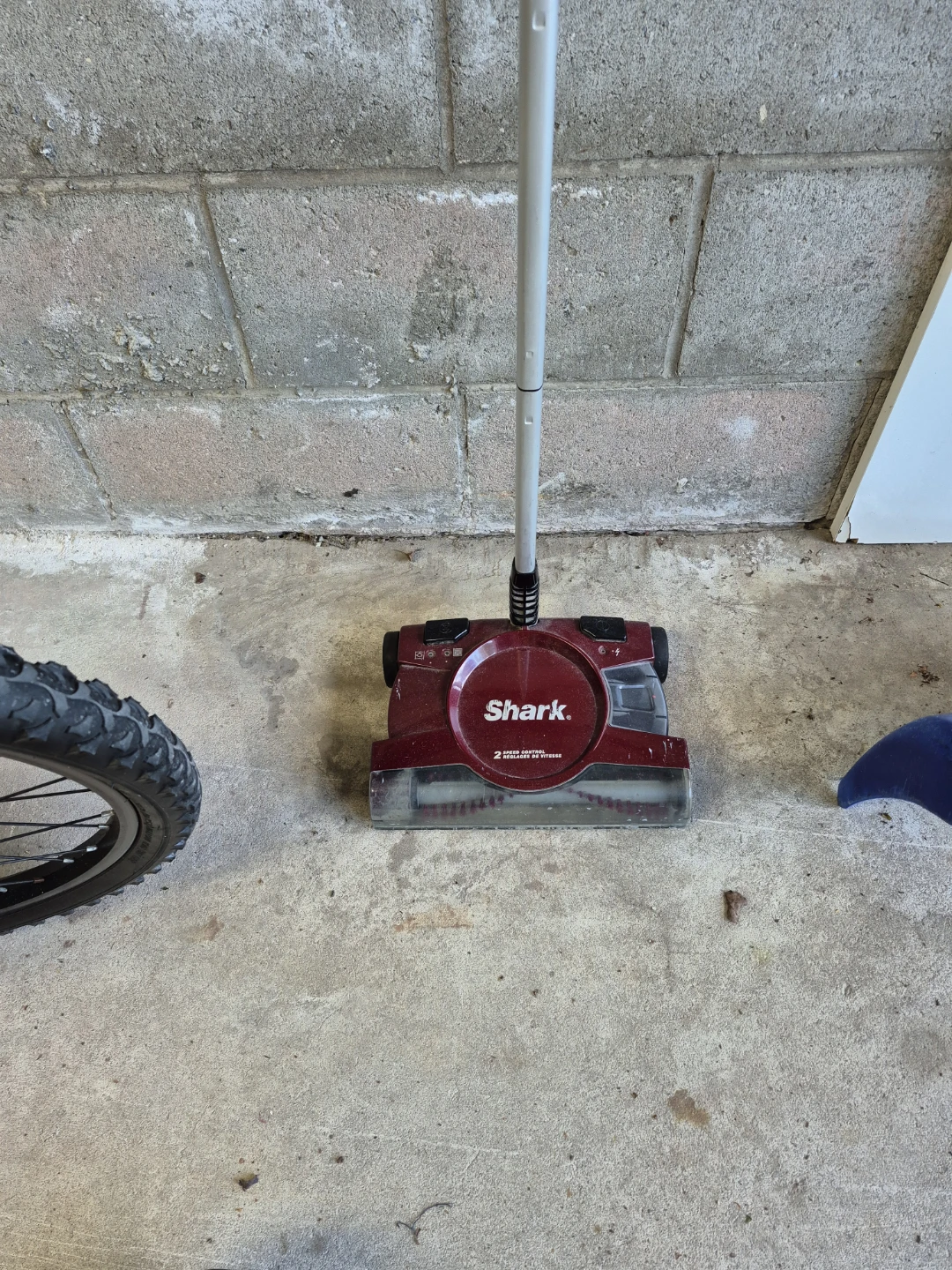 Shark Rechargeable Sweeper - photo 3