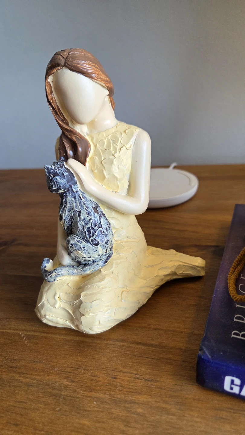 Woman & Cat Resin Figurine – Girl Holding Cat Sculpture *new - photo 2