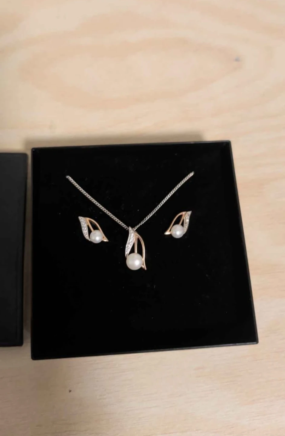Amor pearl necklace and earrings set - photo 2