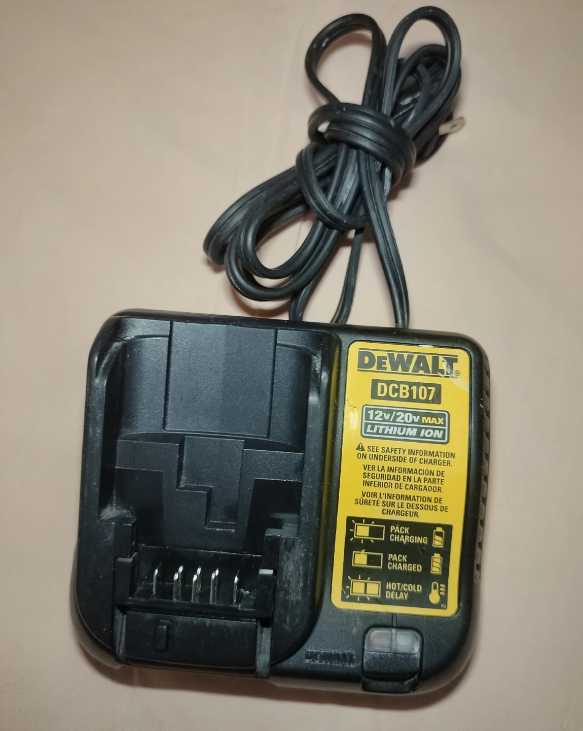 DEWALT DCB107 12V/20V MAX Lithium Ion Battery Charger