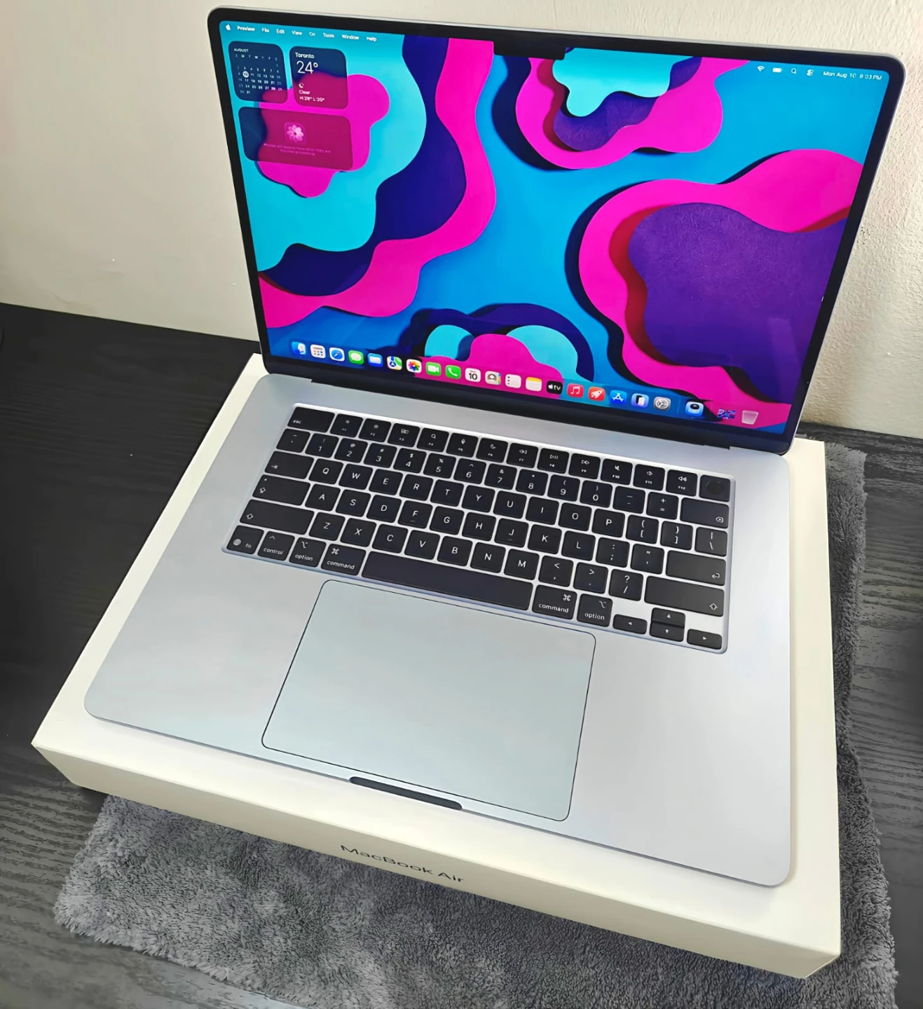 Apple MacBook Air M5 / 16GB / 512GB SSD - Sky Blue - Like New!