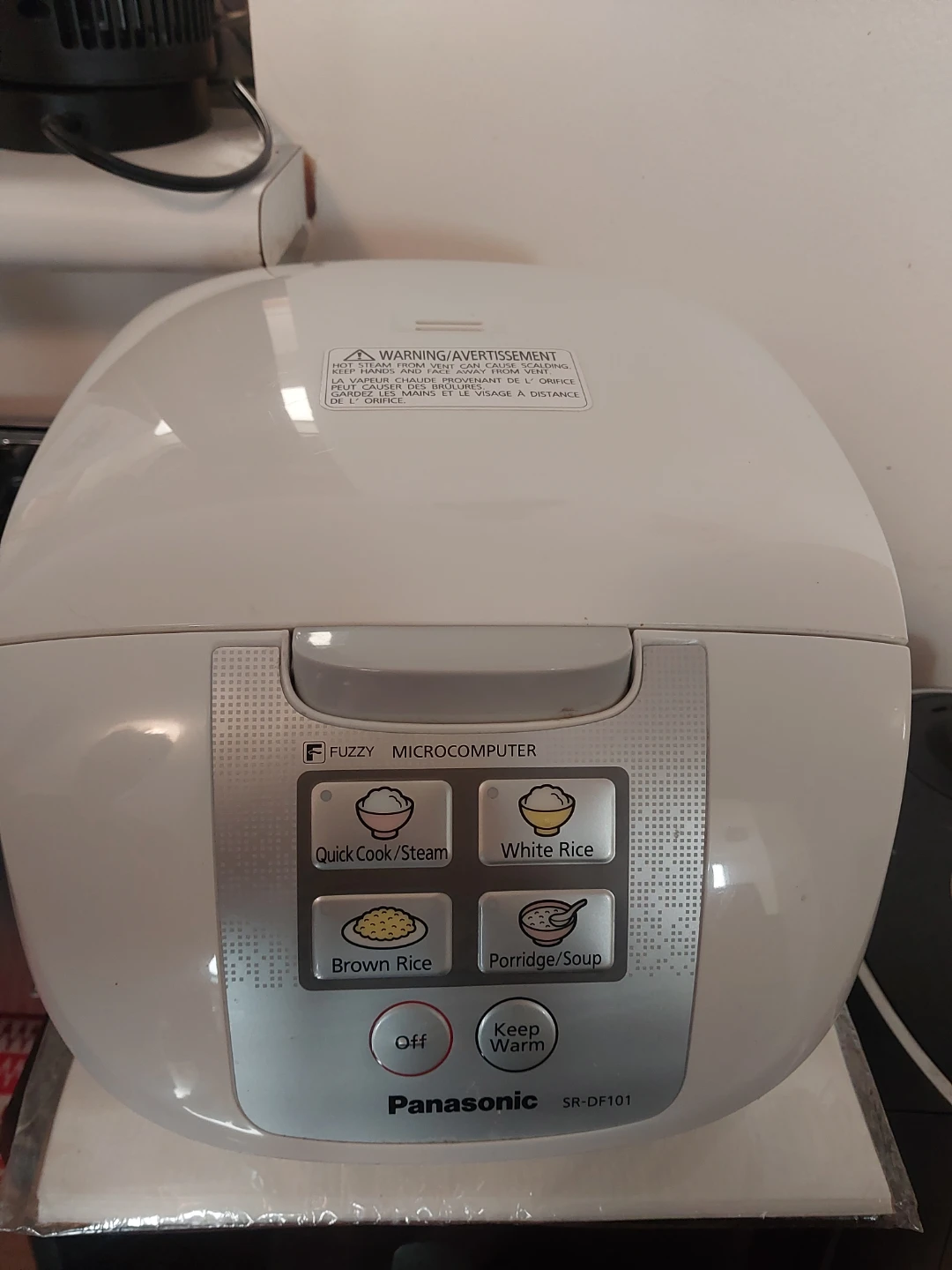 Panasonic Fuzzy Microcomputer Rice Cooker SR-DF101