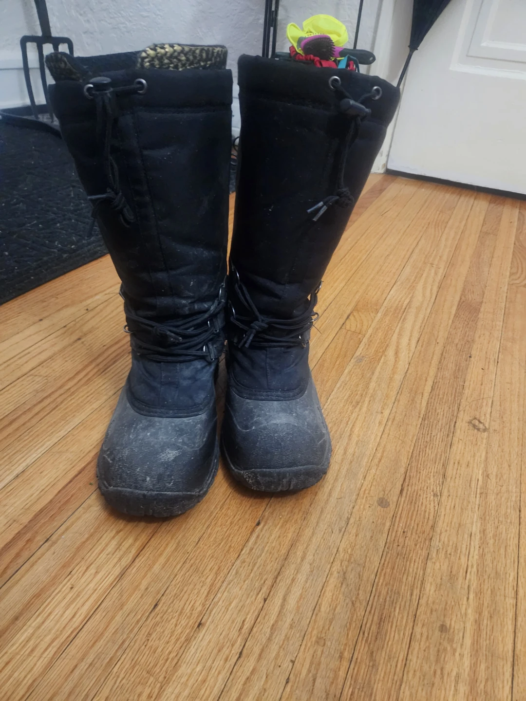 Size 8(?) Mens Winter boots