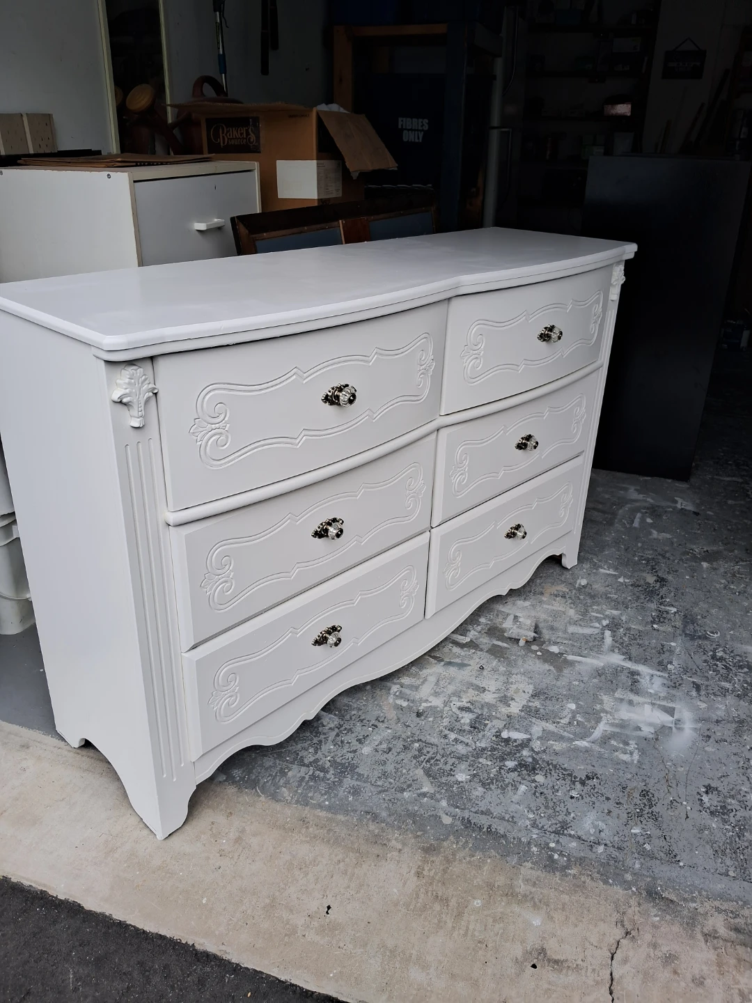 White 6-Drawer Dresser - photo 2