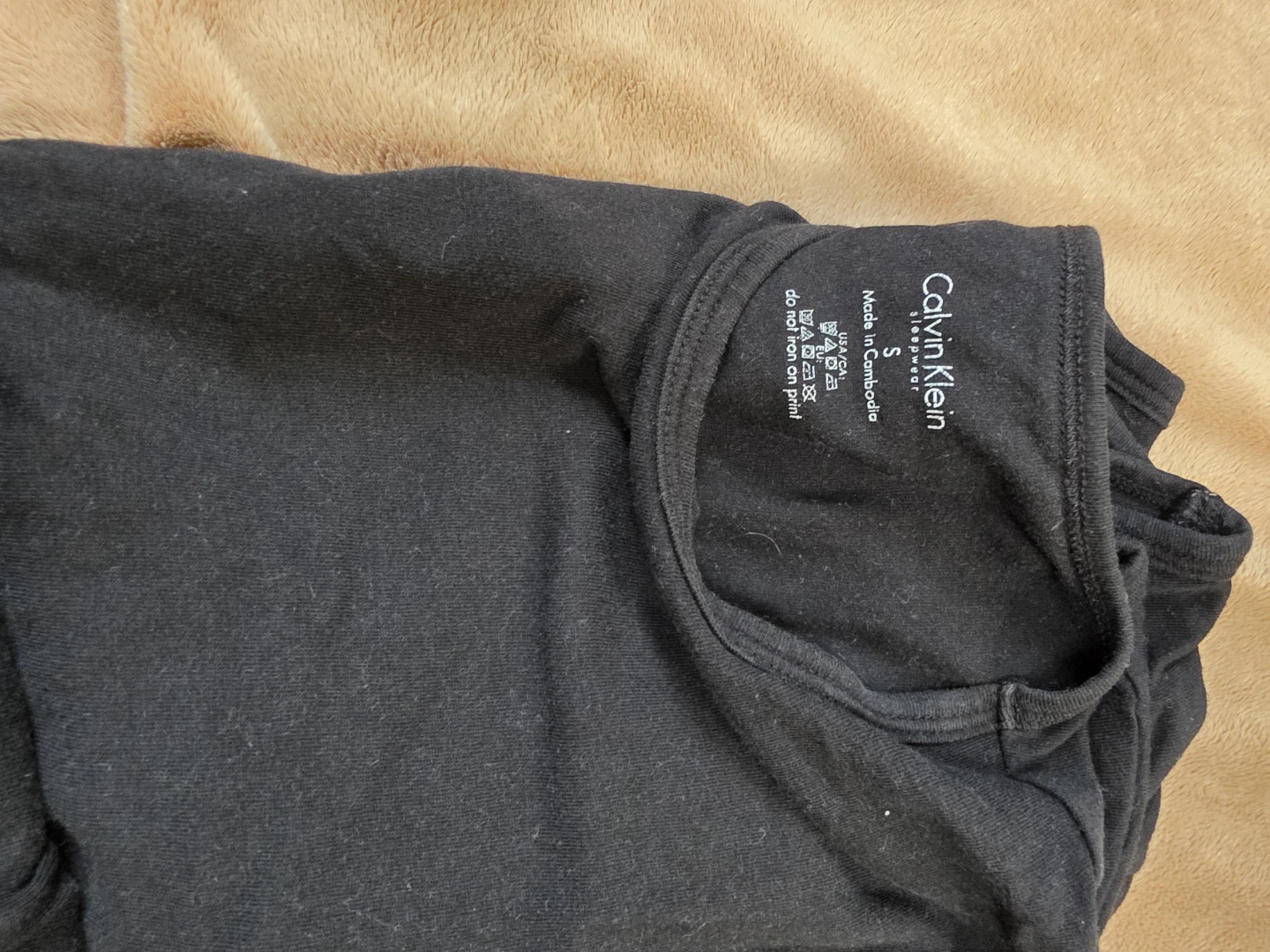 Calvin Klein & Old Navy Black V-Neck T-Shirts (Size S) - photo 3