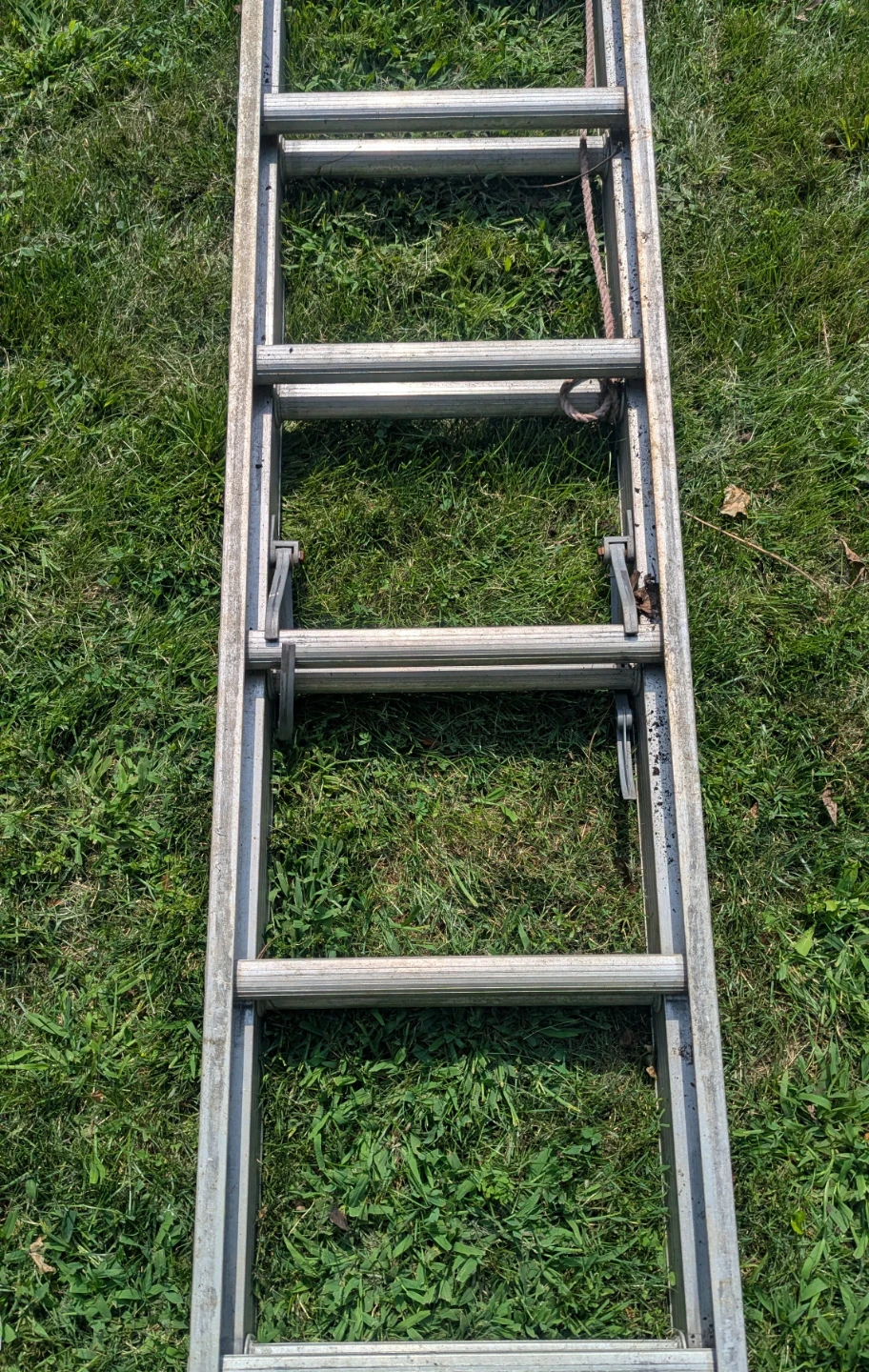 24ft Aluminum Extension Ladder - photo 3
