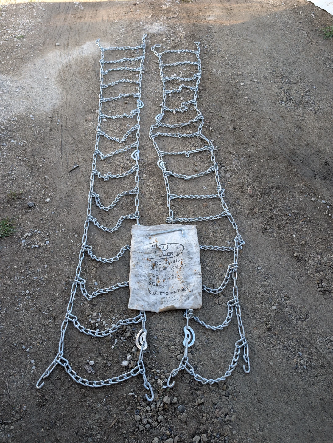 Snow chains, 11R-24.5"
