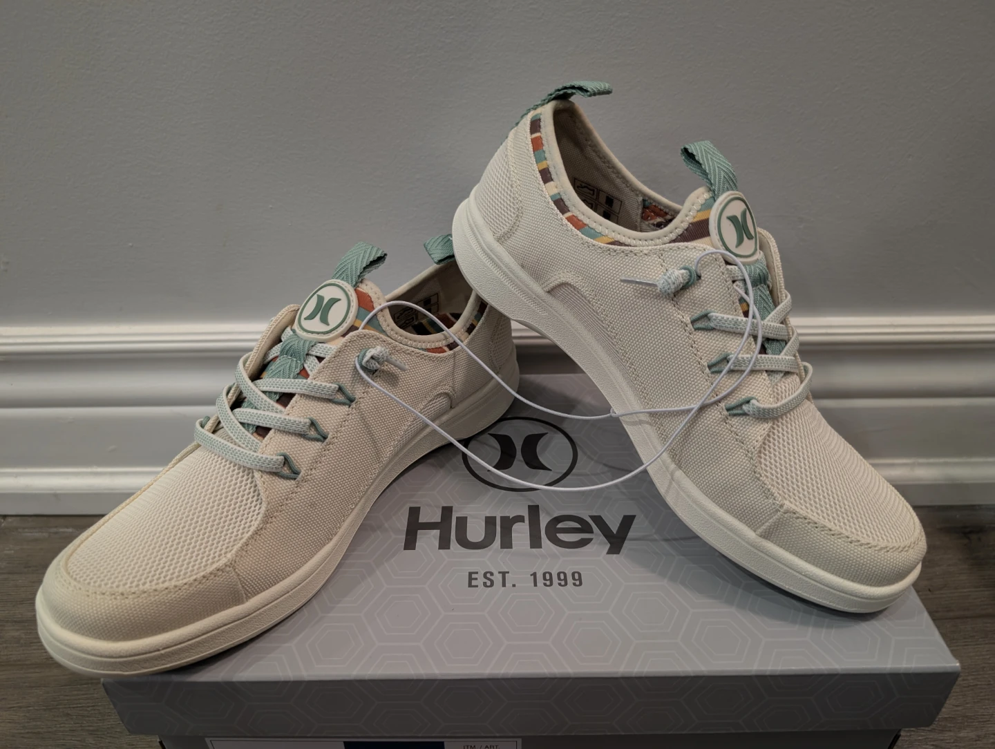 NIB  - Women's Hurley Casual Shoes Size 7