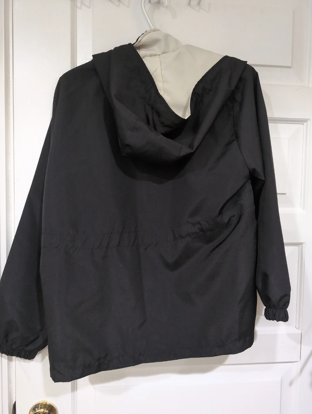 Black hooded windbreaker jacket - photo 2