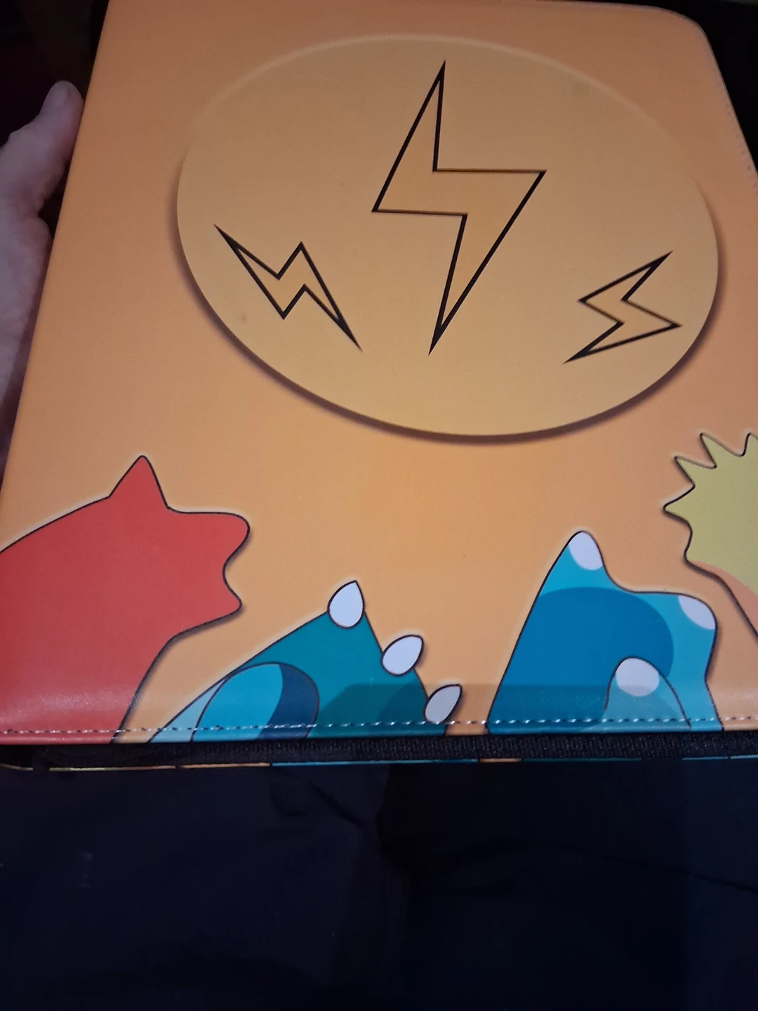 200 POKEMON CARDS IN BINDER - photo 2