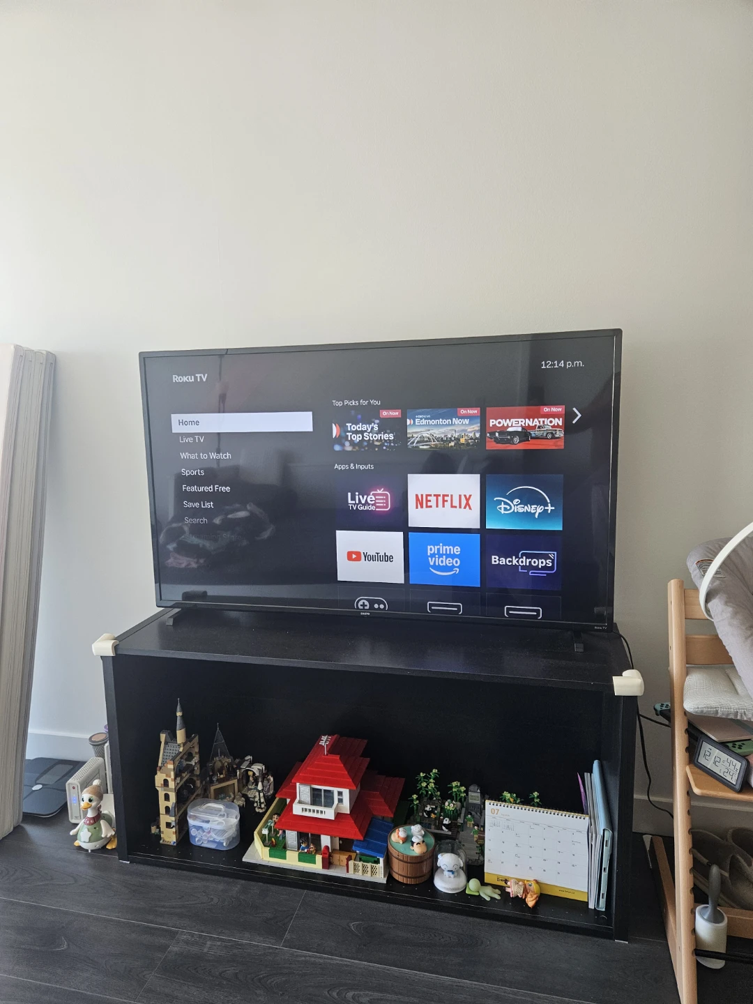 55" Sanyo Roku Smart TV and TV stand as a set