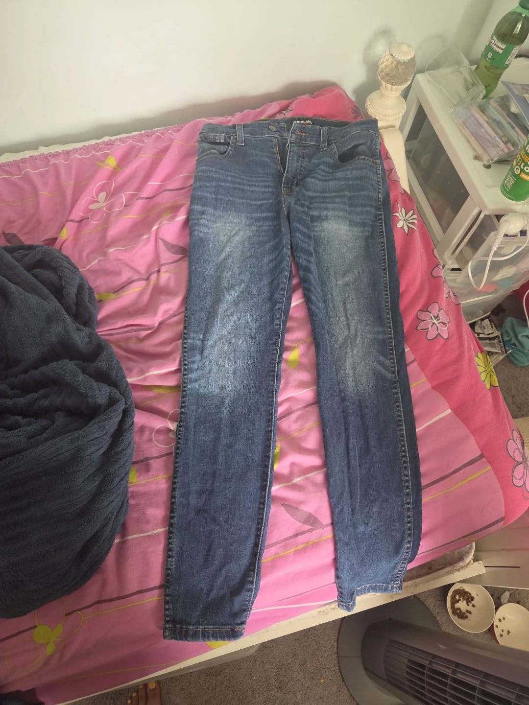 Women's Straight Jeans - Size 6 - photo 2