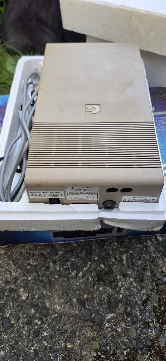 Commodore 64 Computer with 1530 Datasette Unit and Floppy Drive - photo 5
