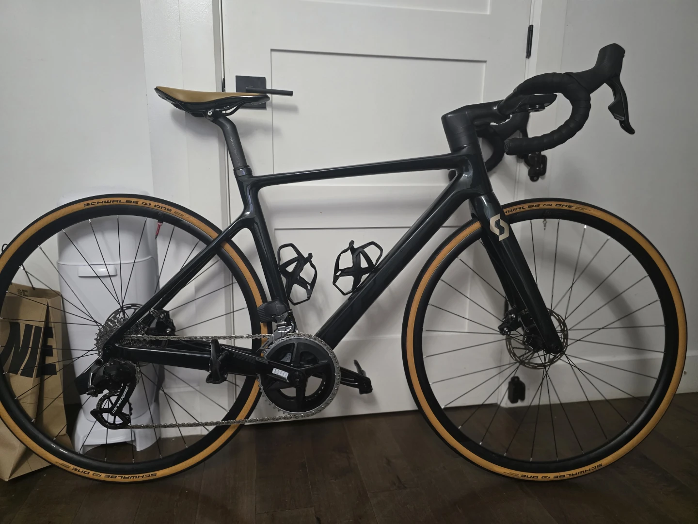 Scott Addict RC Carbon Road Bike – size 52  SRAM Rival AXS
