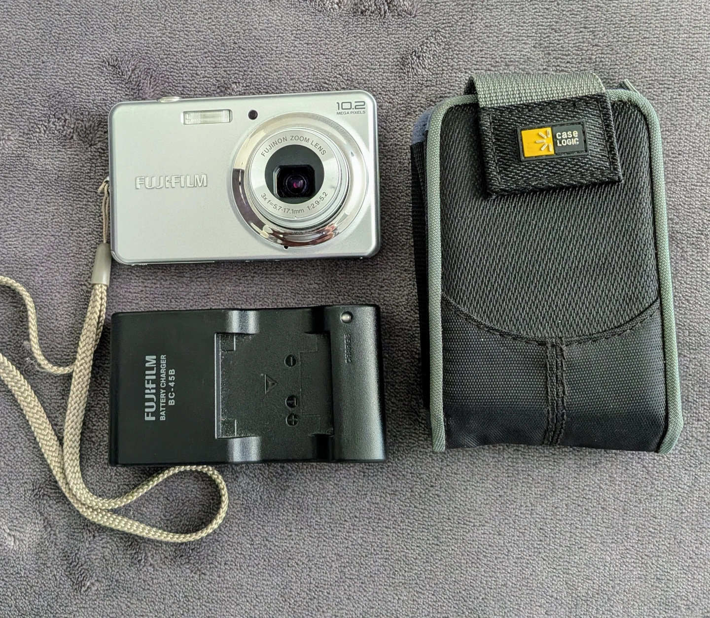 Fujifilm FinePix Digital Camera with Case Logic Pouch