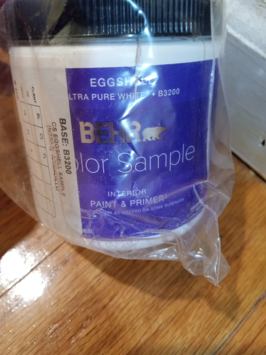 BEHR Ultra Pure White B3200 Eggshell Interior Paint - photo 2
