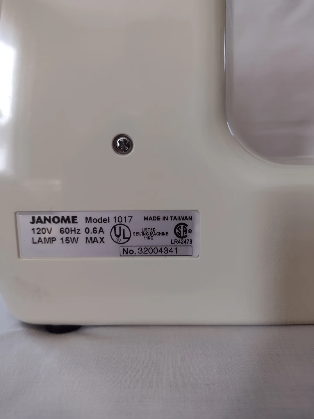 Janome Harmony 1017 Sewing Machine - photo 4