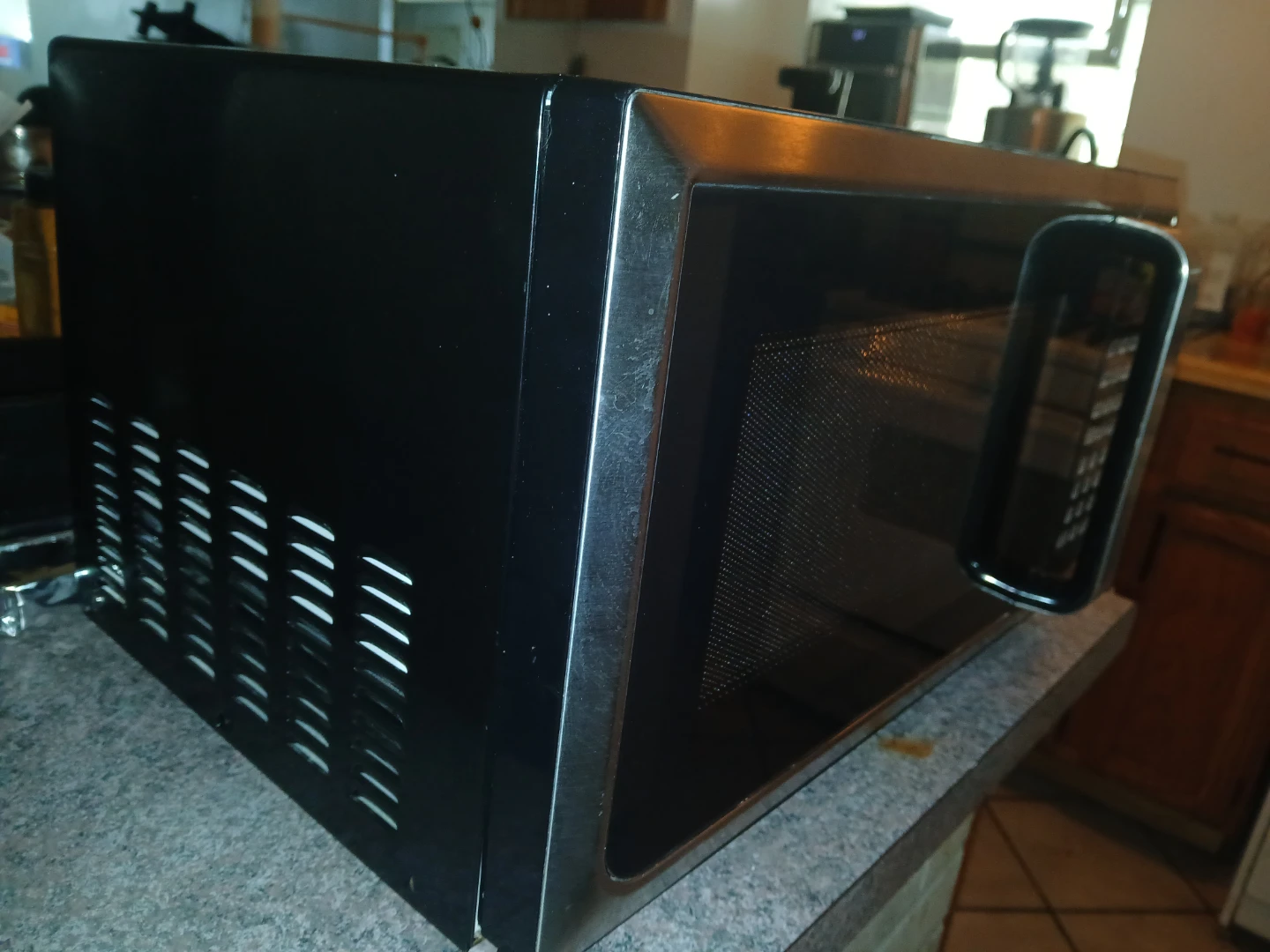 Microwave oven - photo 2