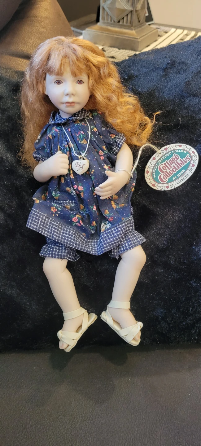 Cottage Collectibles "Elizabeth" Porcelain Doll - photo 2