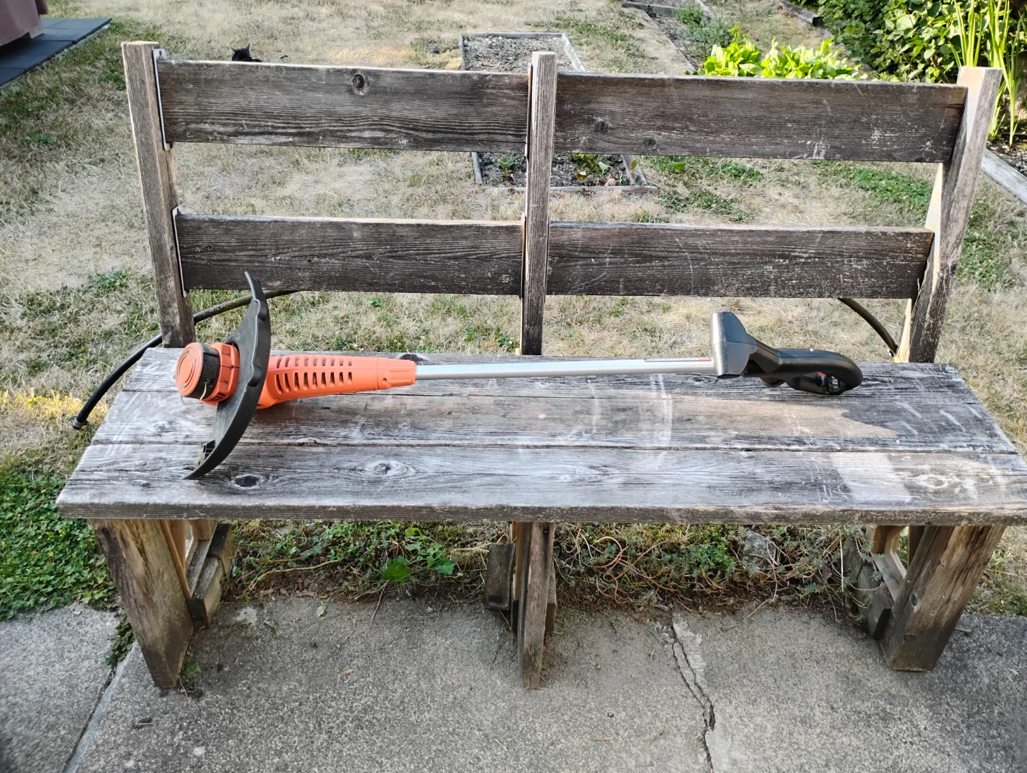 Black & Decker Electric Lawn Trimmer - photo 2