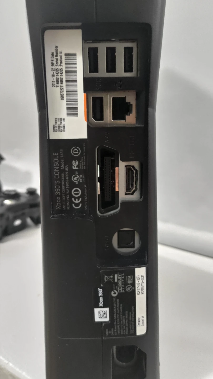 Xbox 360 S Console - photo 5