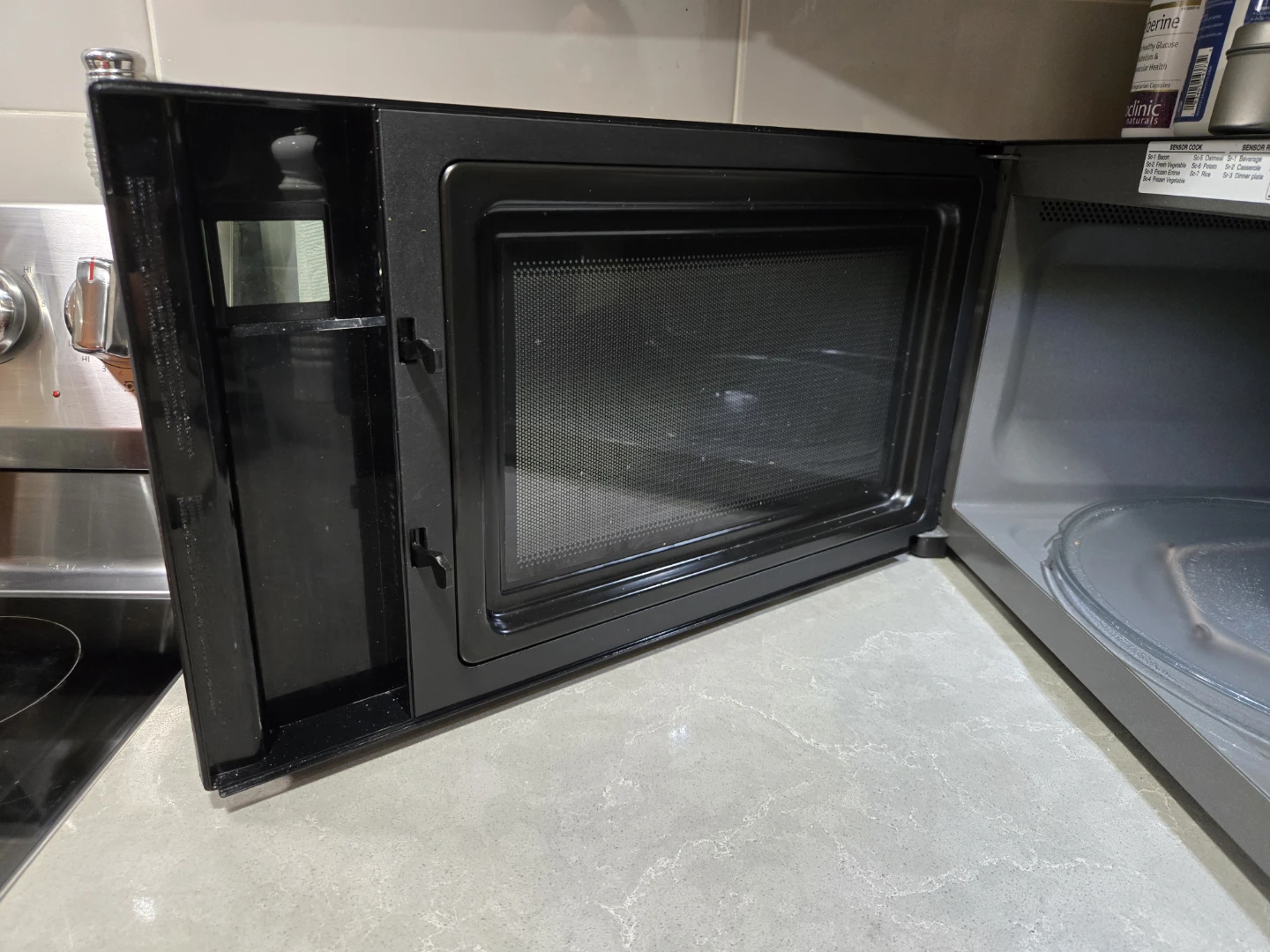 LG Microwave Oven - photo 4