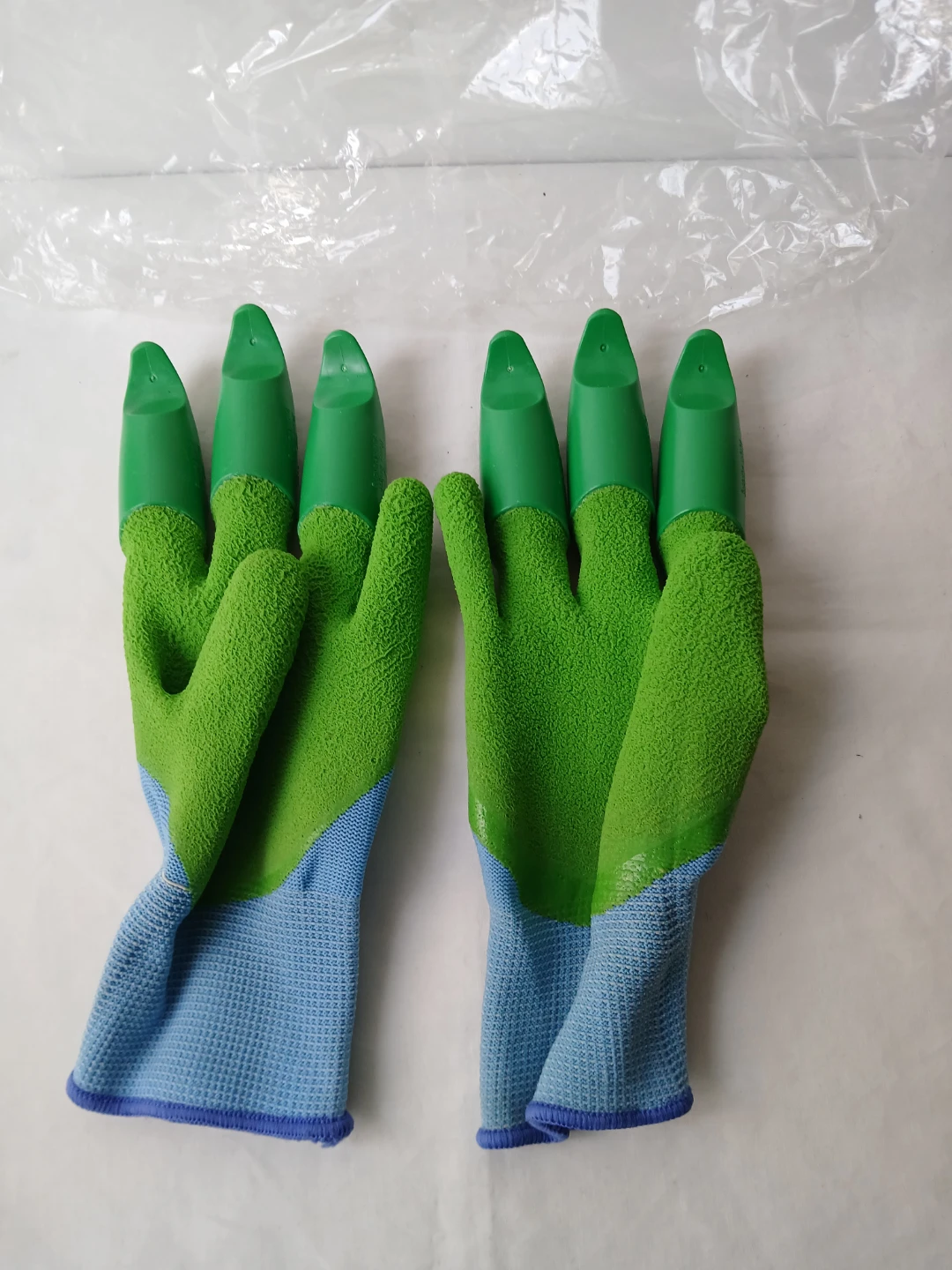 New. 2 prs Dig Tape Gardening Gloves w/Claw Tips.$12 EACH PAIR. - photo 4