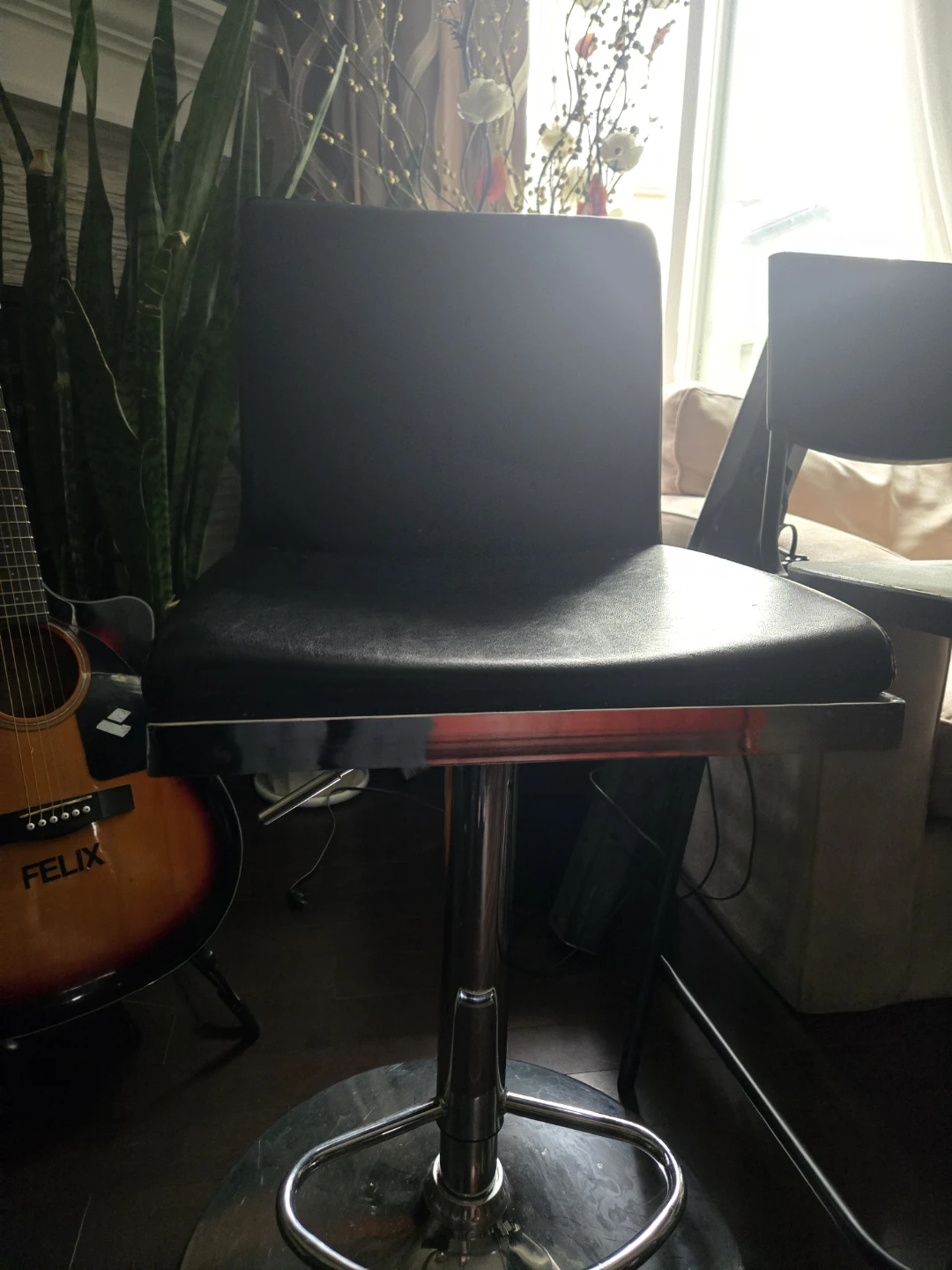 Dining chairs  amd bar stools for sale - photo 2