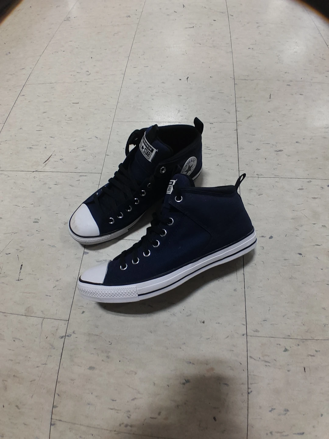 Converse Chuck Taylor All Star Mid Top Shoes Men's Size 10 - photo 4