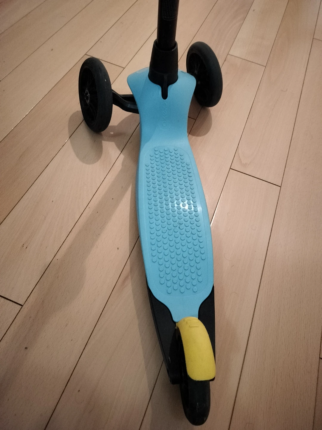 Decathlon's Blue Kids 3-Wheel Scooter - photo 3