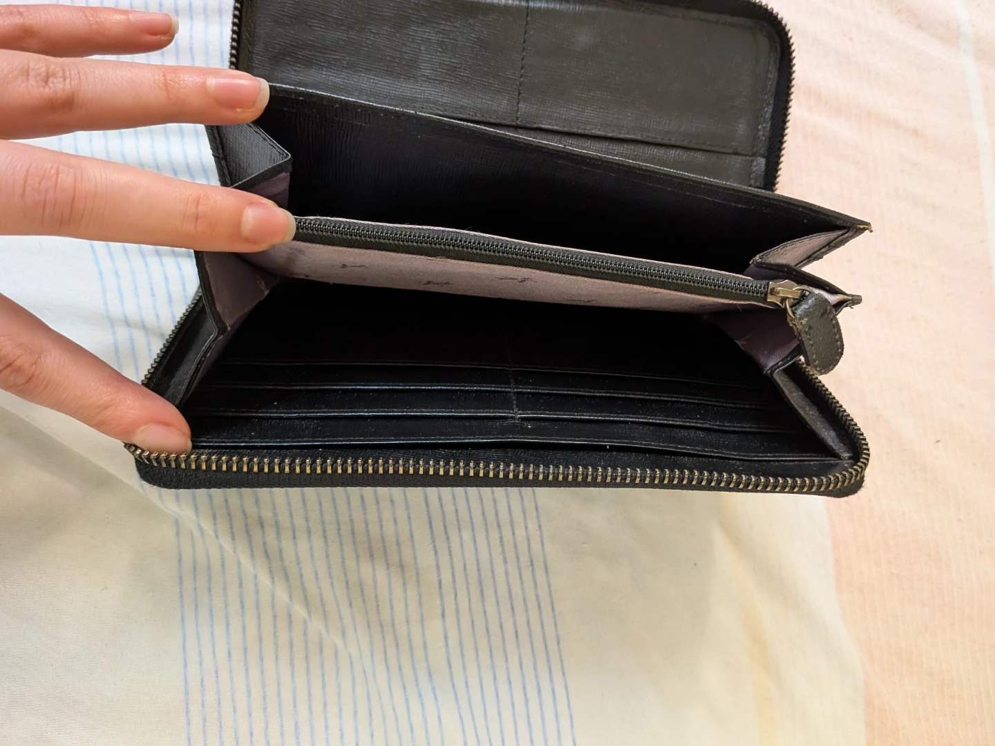 Kenneth Cole Black Zip Around Wallet - photo 4