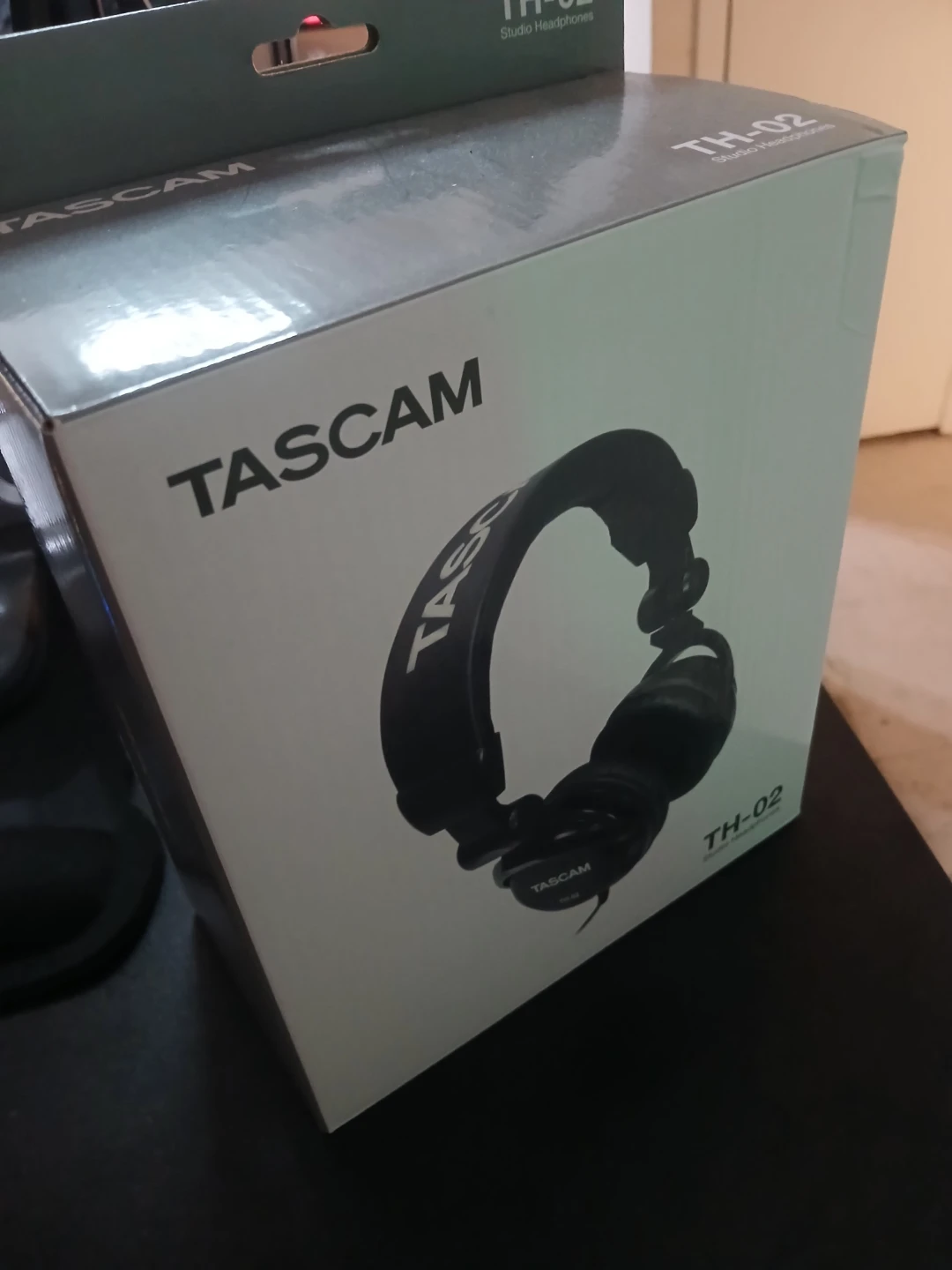 New Tascam TH-02 studio monitoring headphones - photo 3