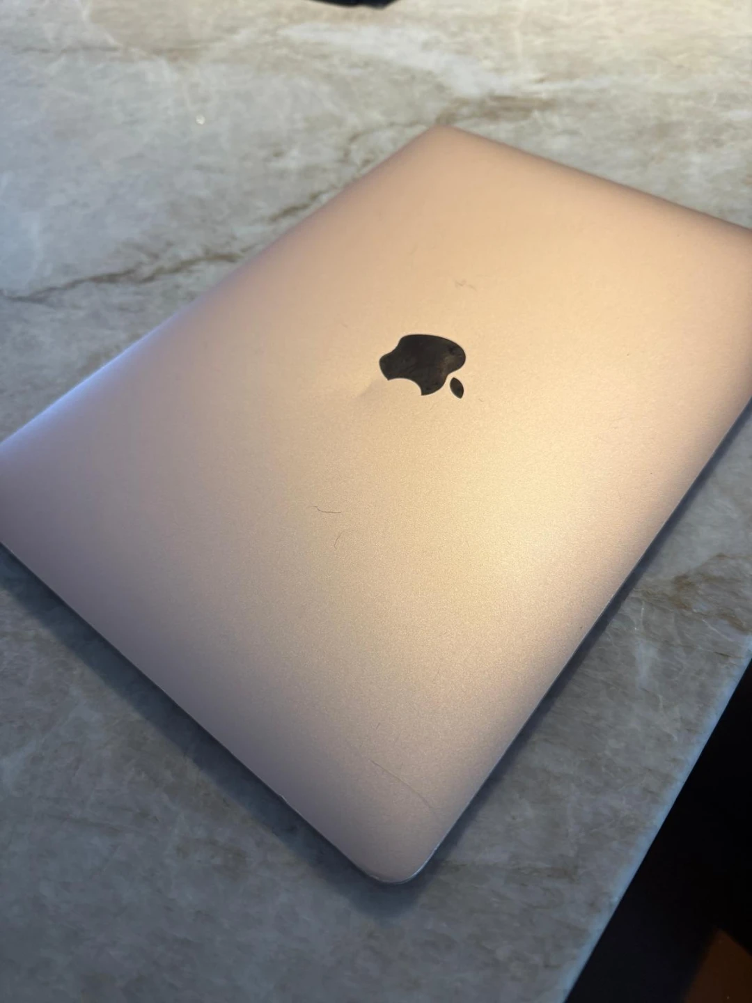 Apple MacBook Air 13-inch (2019) - Gold
