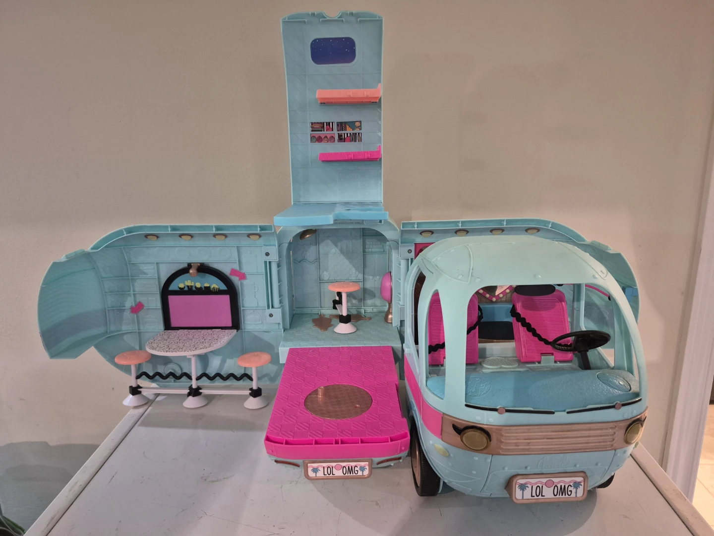 L.O.L. Surprise! Glamper Camper