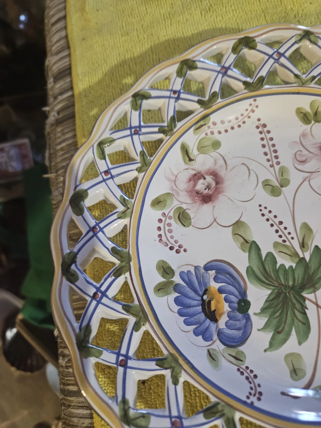 Decorative Lattice Plate with Floral Design - photo 3