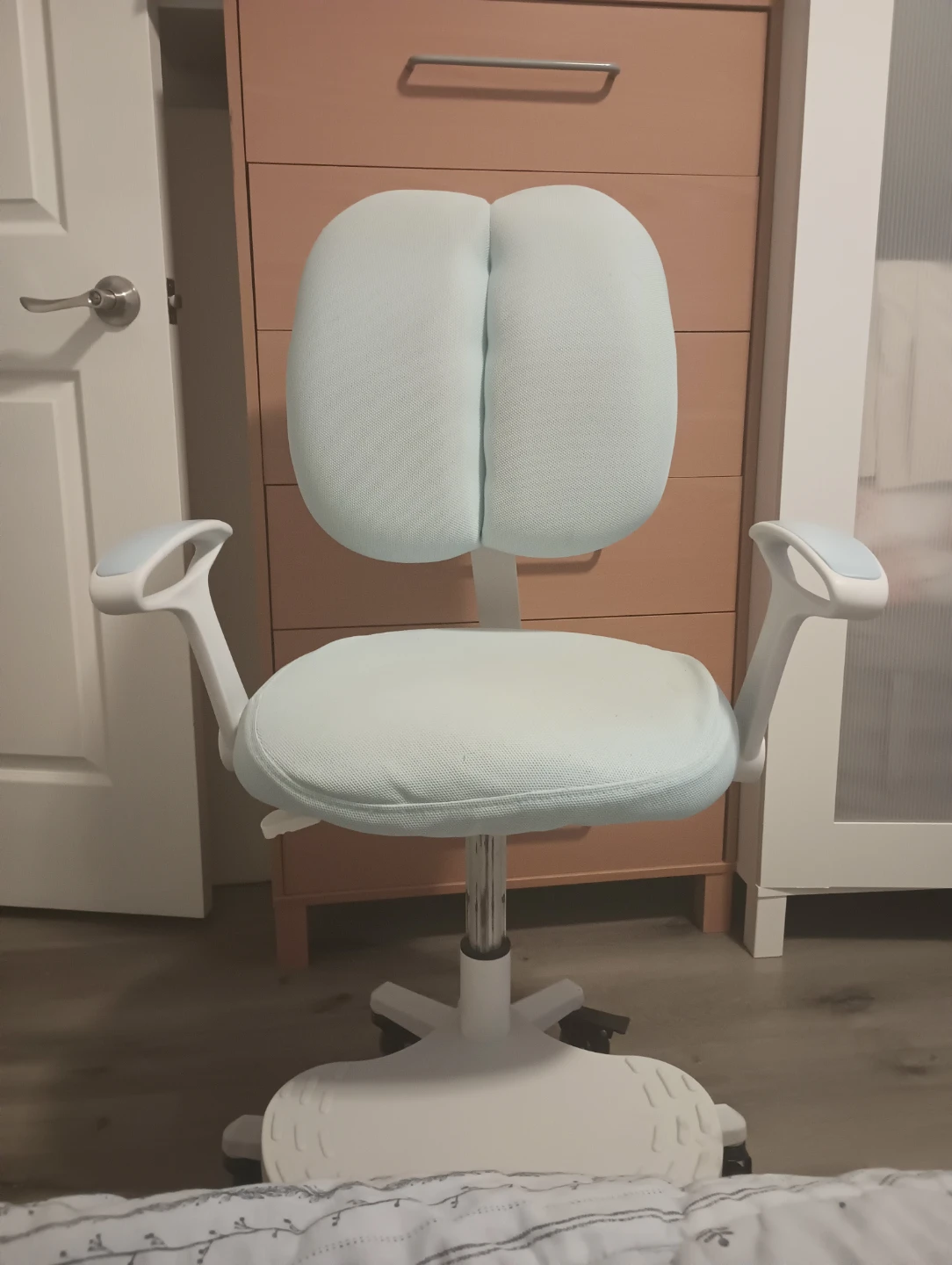 Light Blue Ergonomic Kids Desk Chair - photo 2