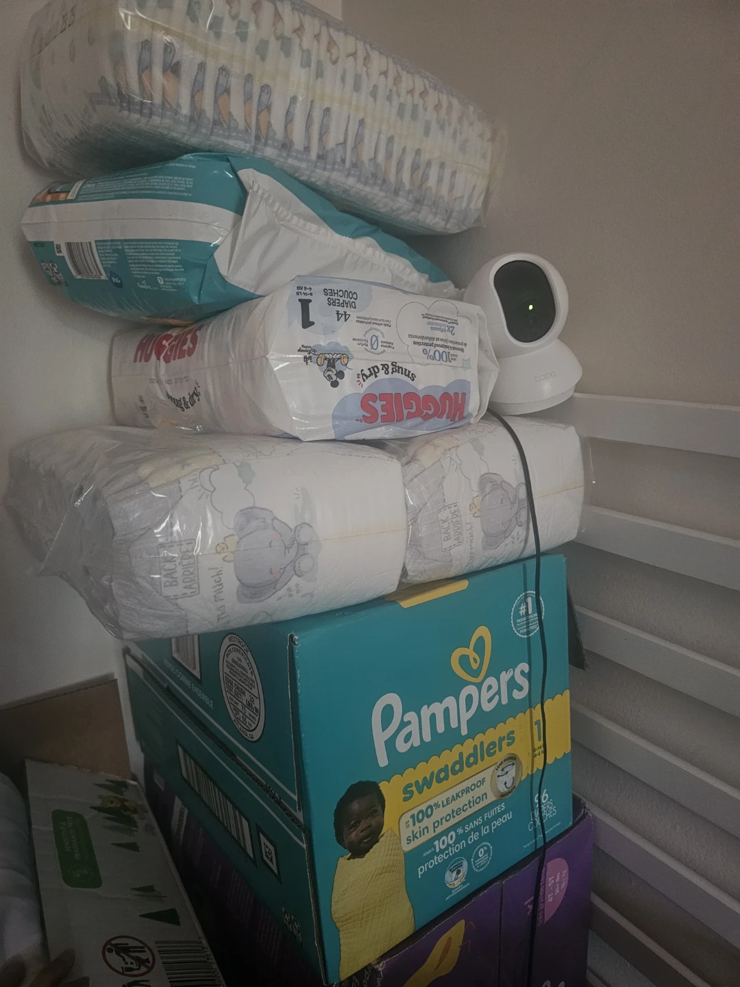 Pampers Swaddlers & Huggies Diapers Bundle - photo 2