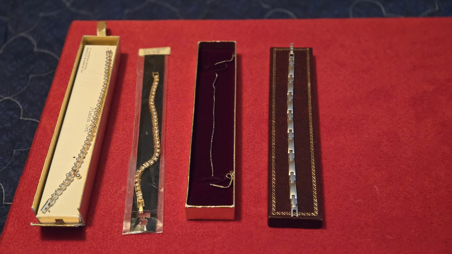 4 Bracelets