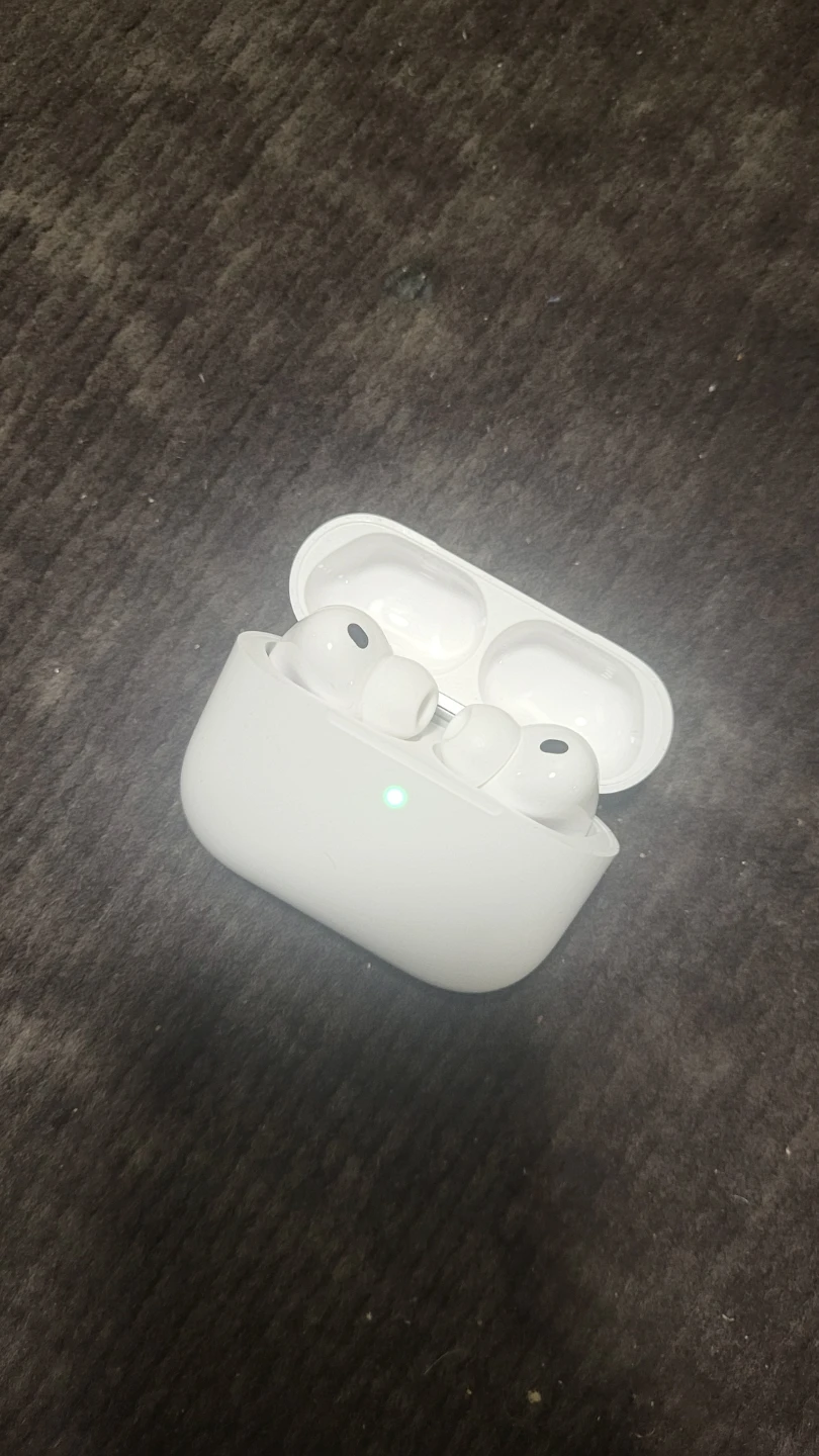 Apple AirPods Pro (The new ones) - photo 3