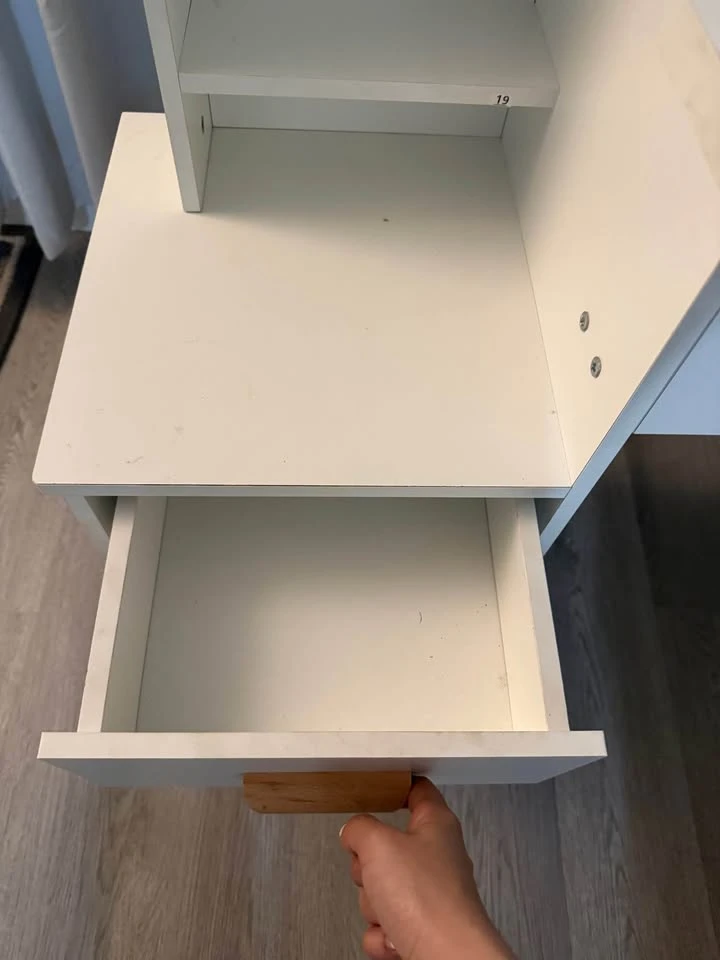 White Vanity Desk with Lighted Mirror and Drawers - photo 4
