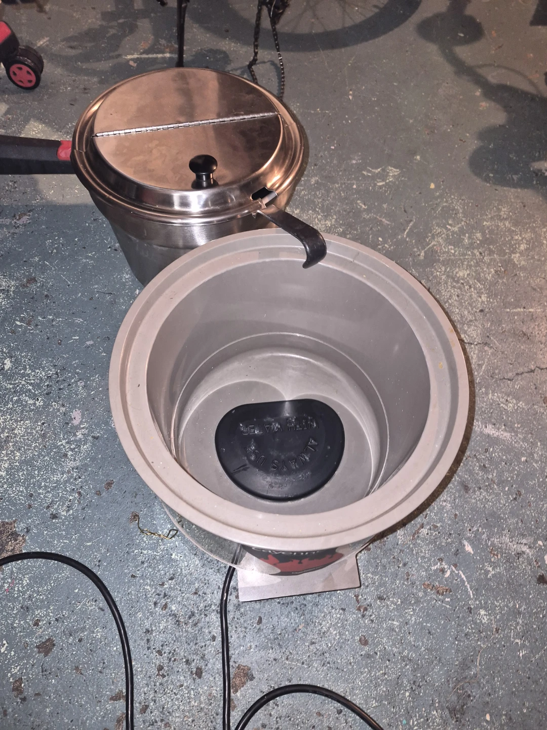 Cayenne Vollrath Chafing Dish Warmer with Ladles - photo 5