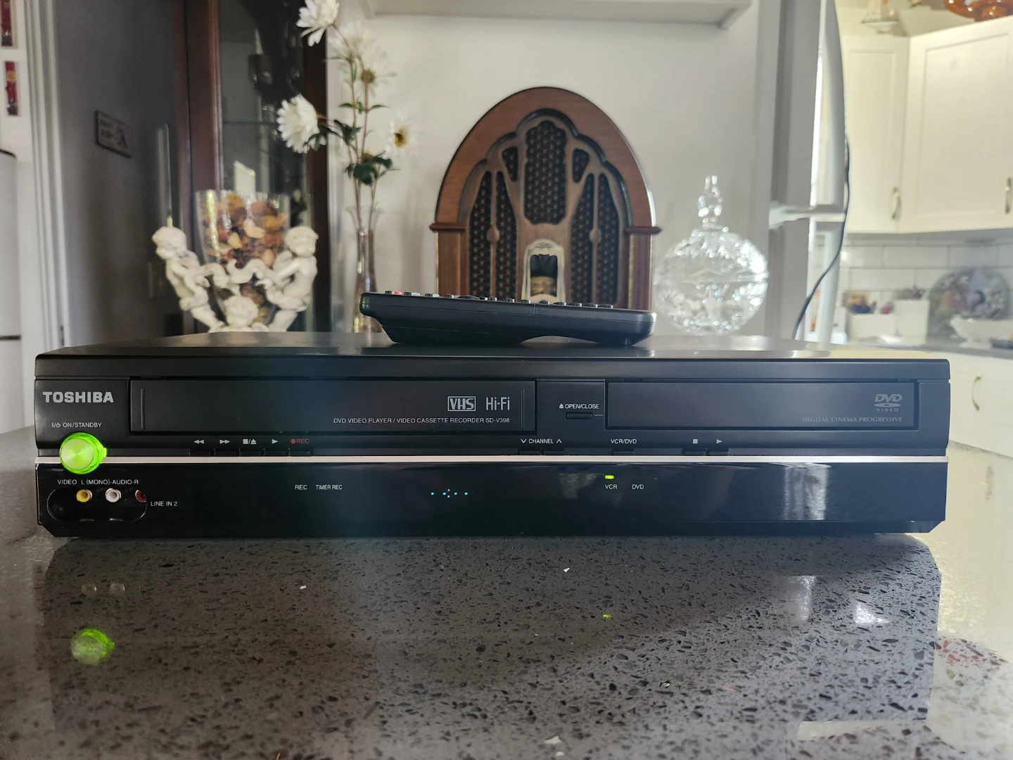 Toshiba Hi-Fi VHS DVD Player