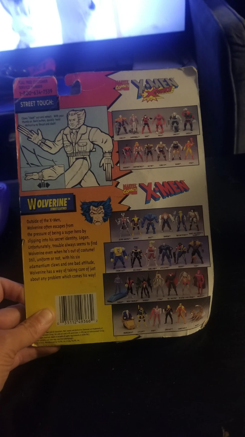 Marvel X-Men Wolverine "Street Tough" Action Figure - photo 2