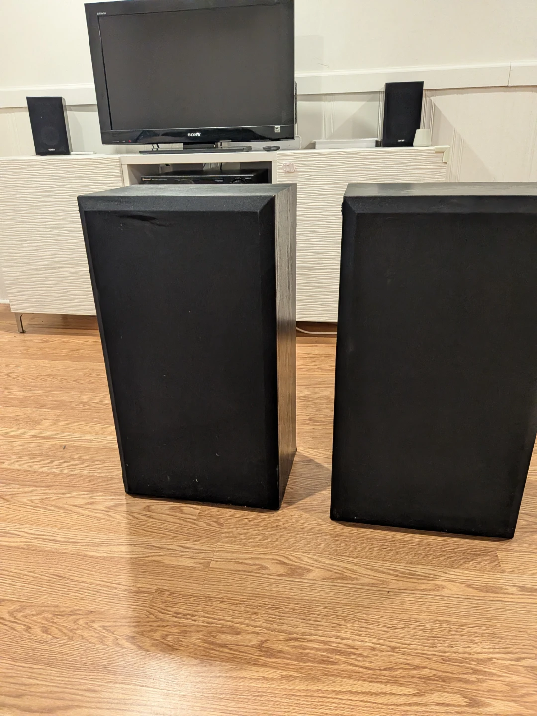 Stereo Speakers